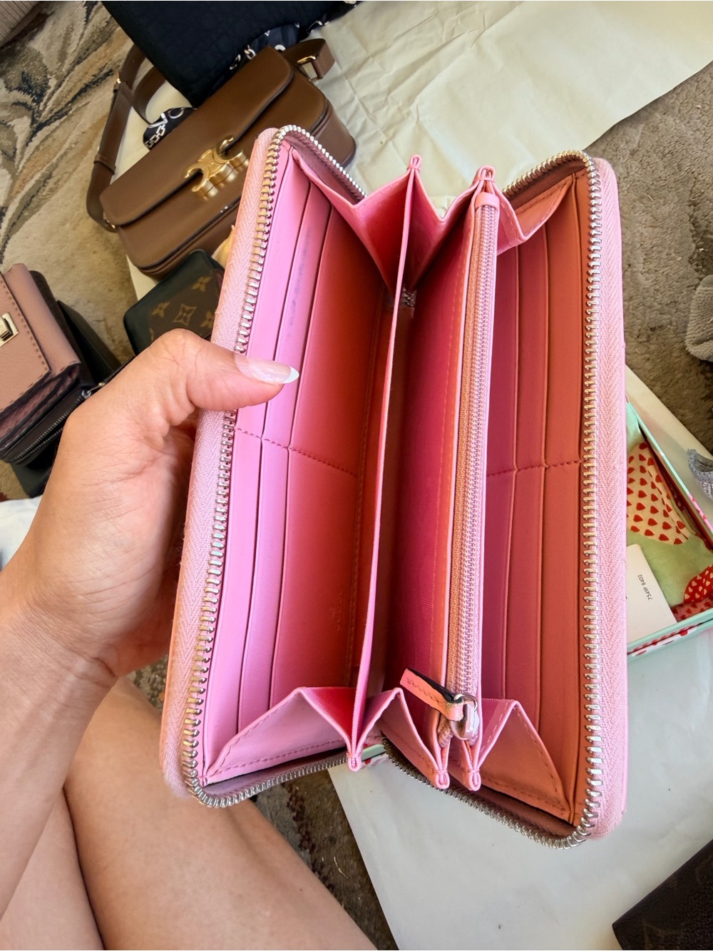 Gucci GG Long Zippy Wallet - Picture 7 of 12